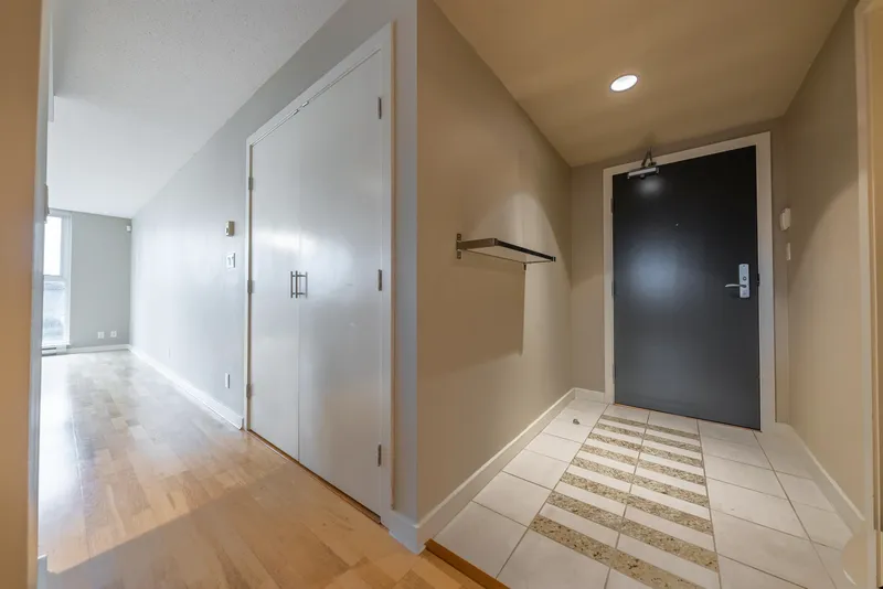 506 583 BEACH CRESCENT - photo 3 of 23