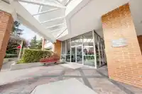 304 160 W KEITH ROAD - thumbnail 2