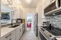 304 160 W KEITH ROAD - thumbnail 18