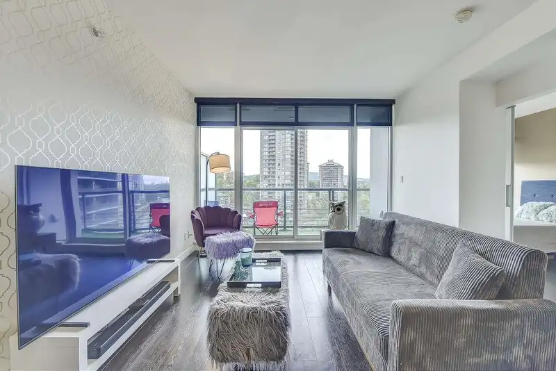 1010 4730 LOUGHEED HIGHWAY - photo 2 of 21