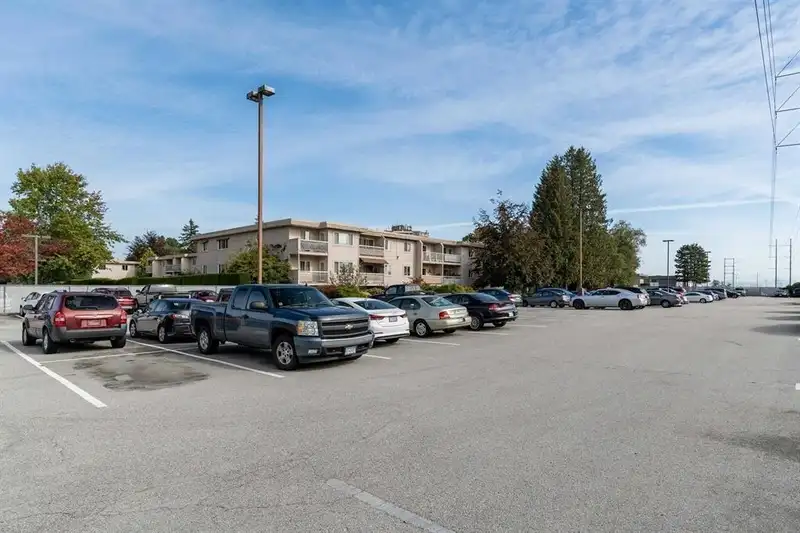 123 11806 88 AVENUE - photo 3 of 15