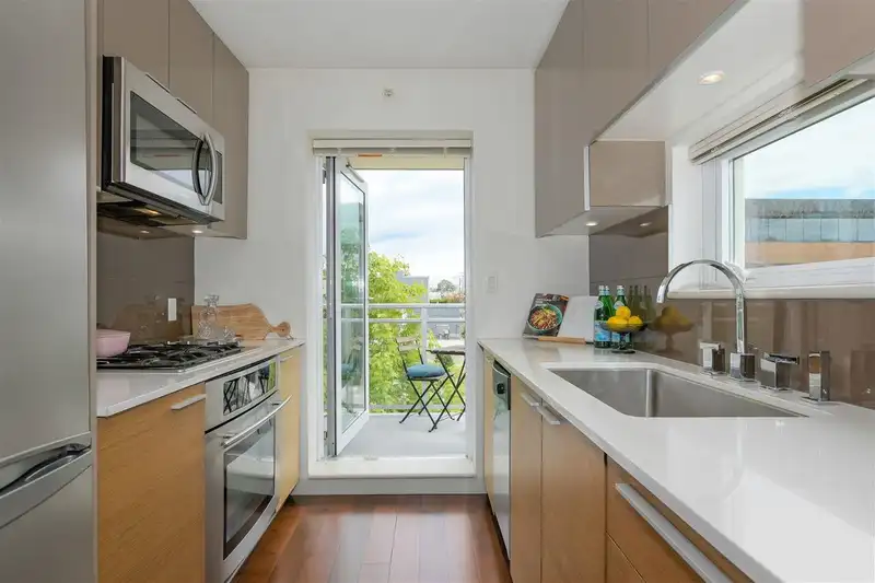 307 1808 W 3RD AVENUE - photo 1 of 29