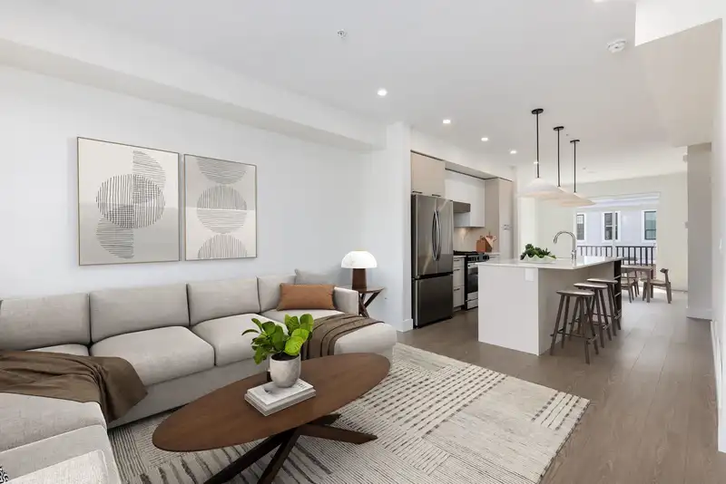 89 20650 78 AVENUE - photo 1 of 5