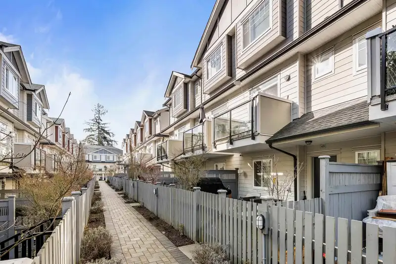 49 13898 64 AVENUE - photo 1 of 30