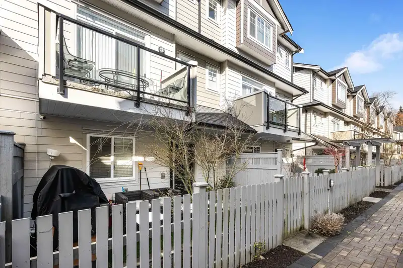 49 13898 64 AVENUE - photo 2 of 30
