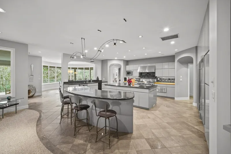 1075 THOMSON ROAD - photo 1 of 25