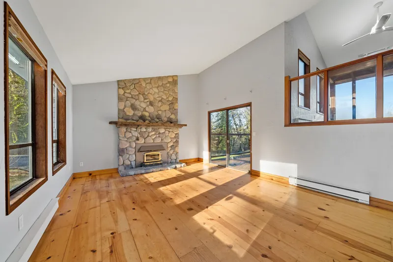 25443 BOSONWORTH AVENUE - photo 4 of 25