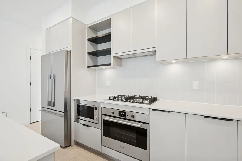 214 921 GRANT STREET - photo 4 of 16