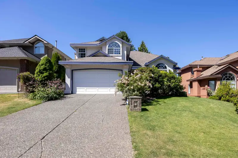 10663 168TH STREET - photo 1 of 39