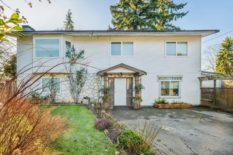 22680 BROWN AVENUE - photo 3 of 11