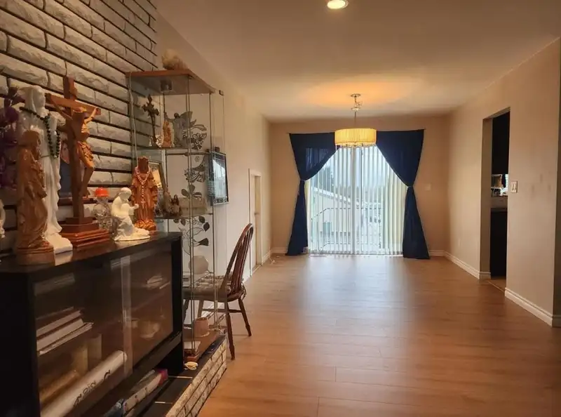 2320 RIDGEWAY STREET - photo 4 of 5