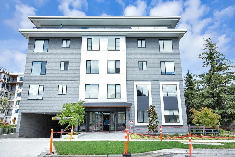 207 15835 85 AVENUE - photo 2 of 24