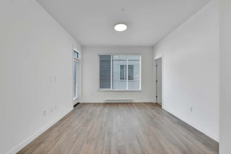 207 15835 85 AVENUE - photo 3 of 24