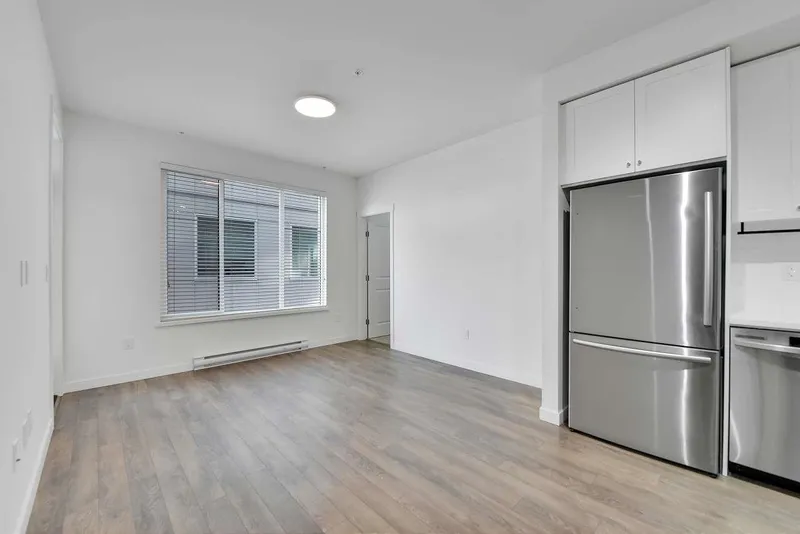 207 15835 85 AVENUE - photo 4 of 24