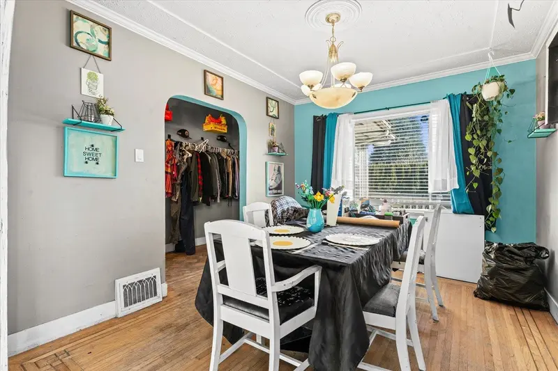 9573 WILLIAMS STREET - photo 4 of 25