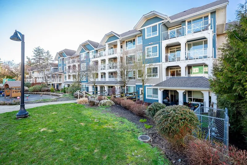 313 16380 64 AVENUE - photo 1 of 25