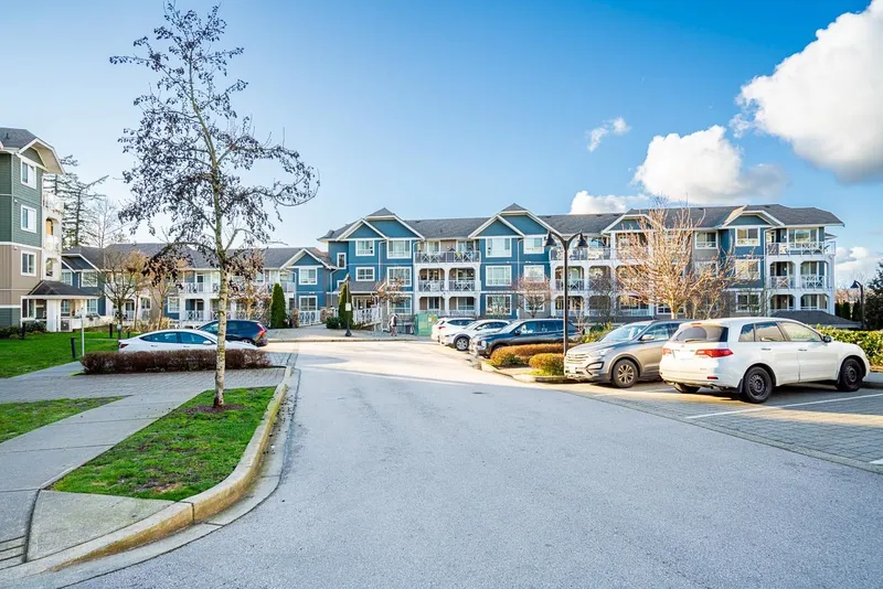 313 16380 64 AVENUE - photo 3 of 25