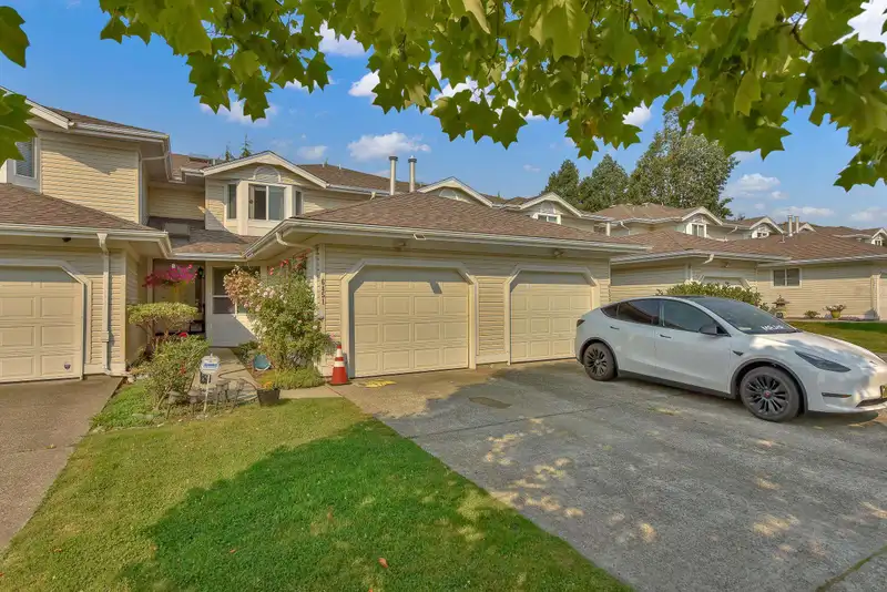 6451 121A STREET - photo 4 of 36