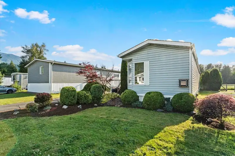 41 52324 YALE ROAD - photo 1 of 30