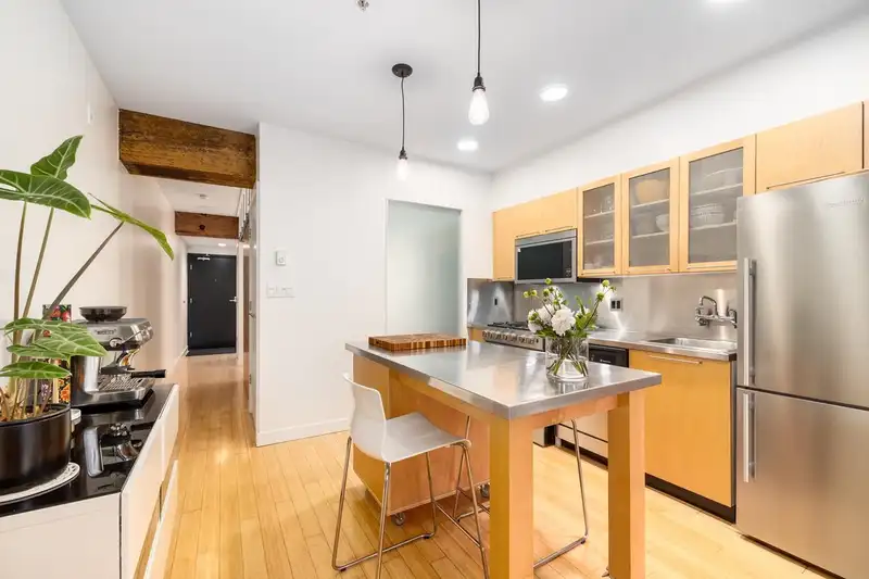 304 1072 HAMILTON STREET - photo 4 of 21