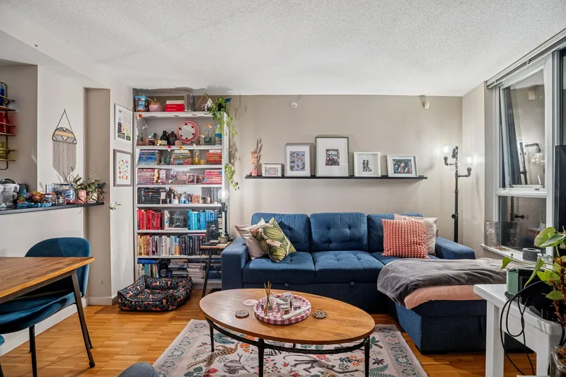 1901 33 SMITHE STREET - photo 2 of 25