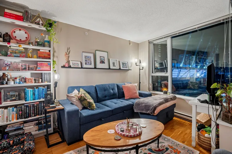 1901 33 SMITHE STREET - photo 3 of 25