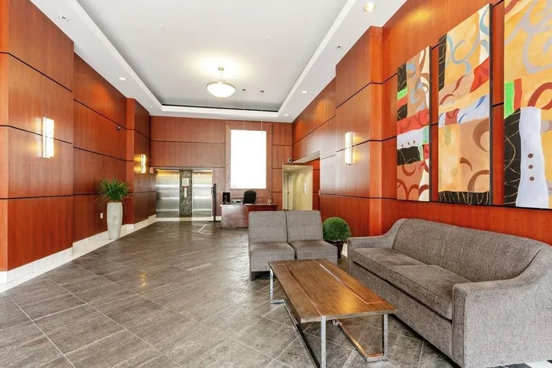 2107 188 E ESPLANADE - photo 4 of 25