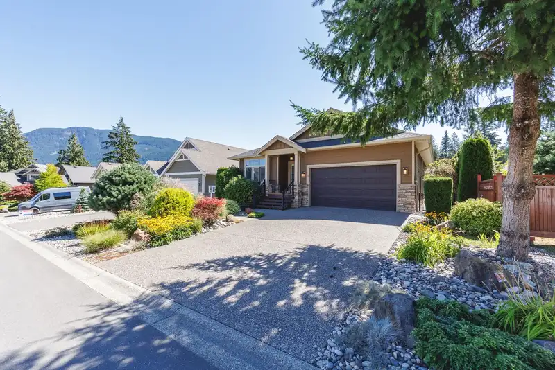 33 14550 MORRIS VALLEY ROAD - photo 2 of 35