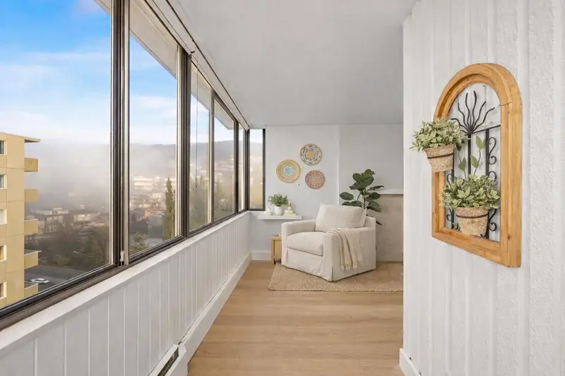 703 2167 BELLEVUE AVENUE - photo 2 of 16