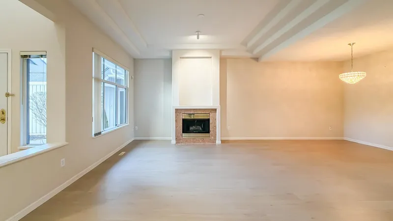 43 3555 WESTMINSTER HIGHWAY - photo 3 of 25