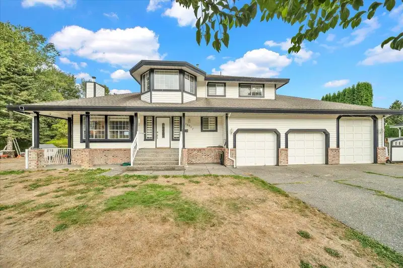 15017 73A AVENUE - photo 2 of 40