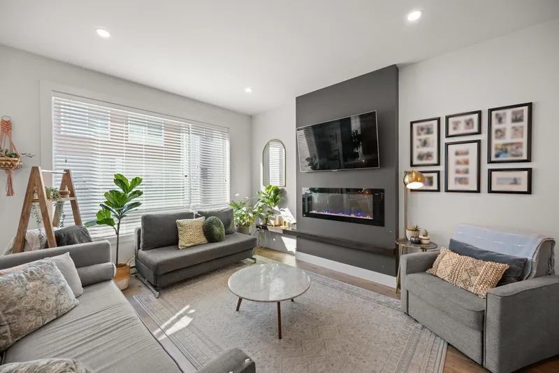 10 27640 LANTERN AVENUE - photo 2 of 25