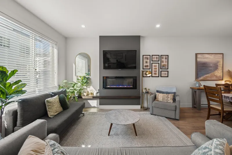 10 27640 LANTERN AVENUE - photo 3 of 25