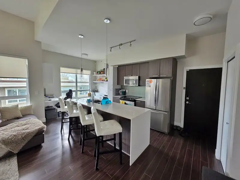 C421 20211 66 AVENUE - photo 1 of 10