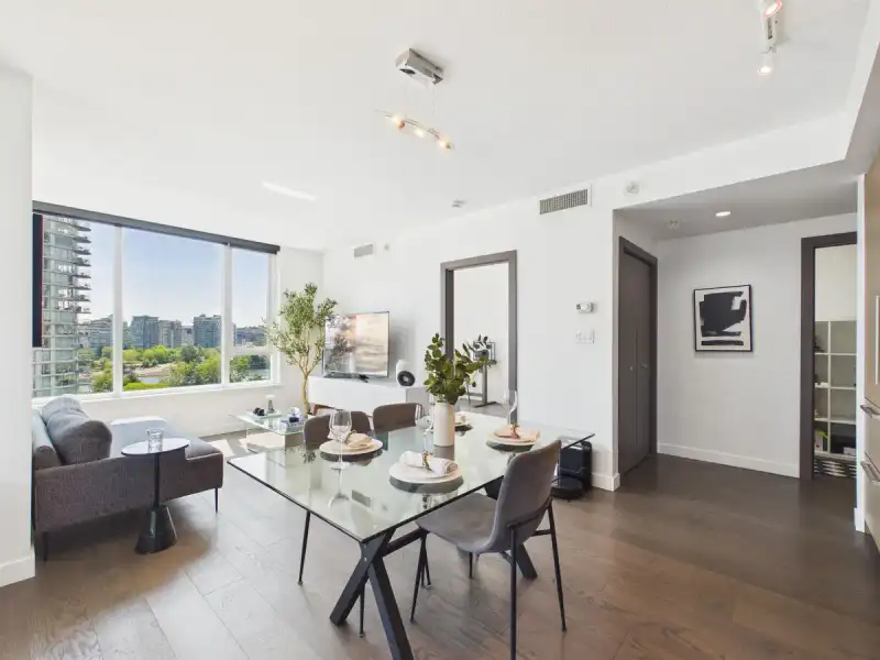 808 68 SMITHE STREET - photo 1 of 27