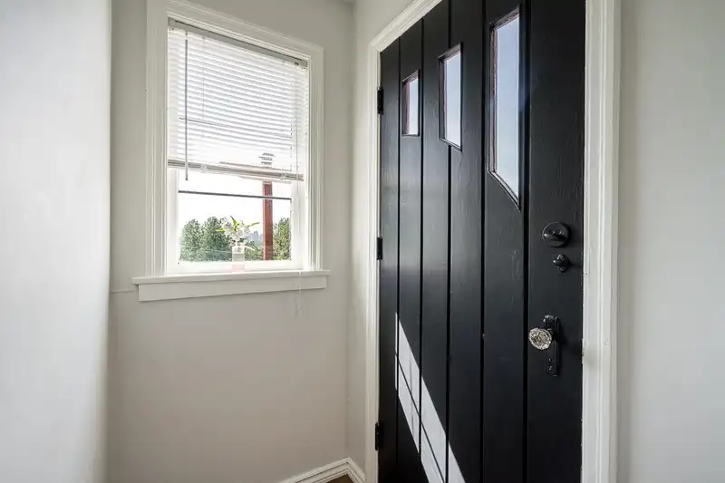 10482 125A STREET - photo 4 of 39