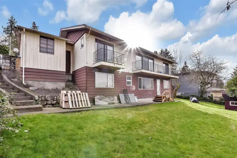 12031 101 AVENUE - photo 2 of 2