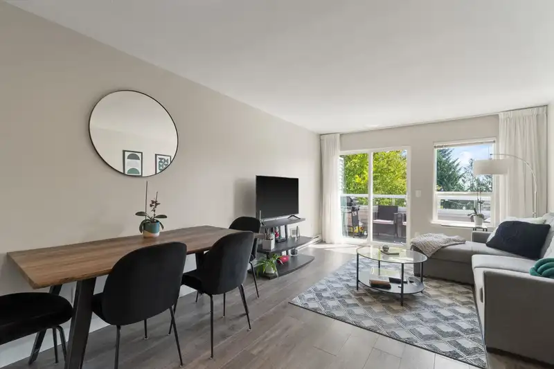 402 450 BROMLEY STREET - photo 1 of 18