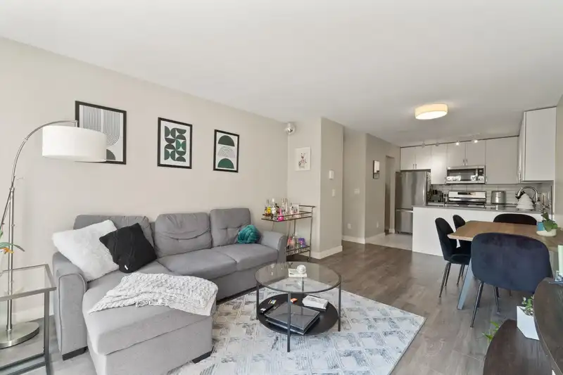 402 450 BROMLEY STREET - photo 2 of 18