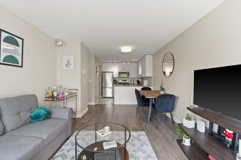 402 450 BROMLEY STREET - photo 4 of 18