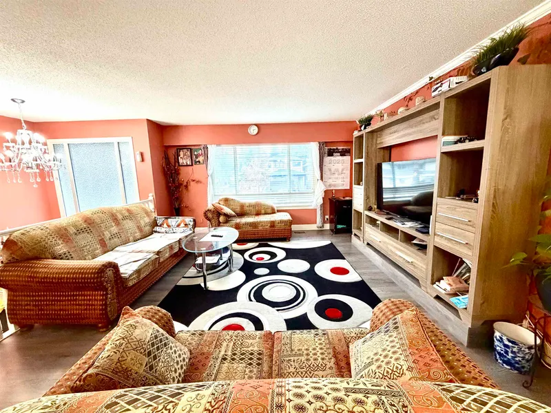 9453 118 STREET - photo 2 of 19