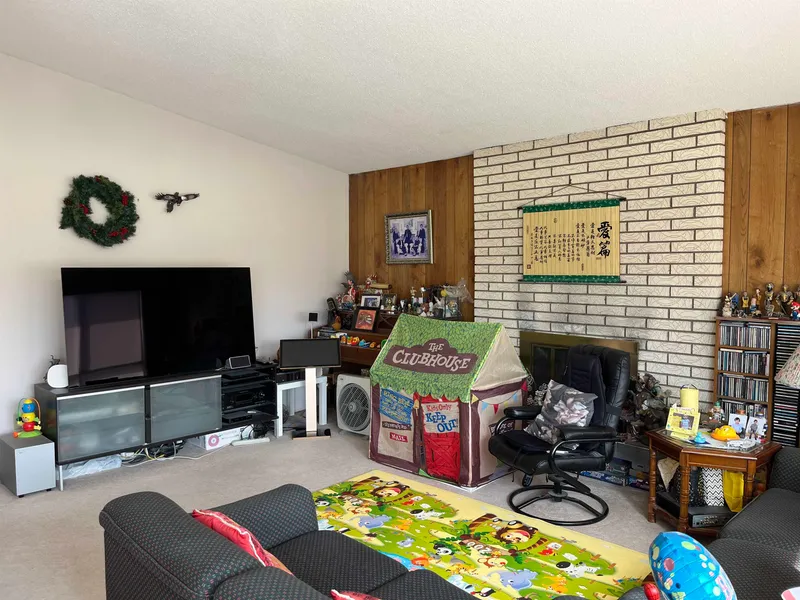 3351 BENTINCK PLACE - photo 4 of 20