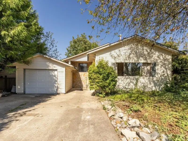 22793 REID AVENUE - photo 2 of 28