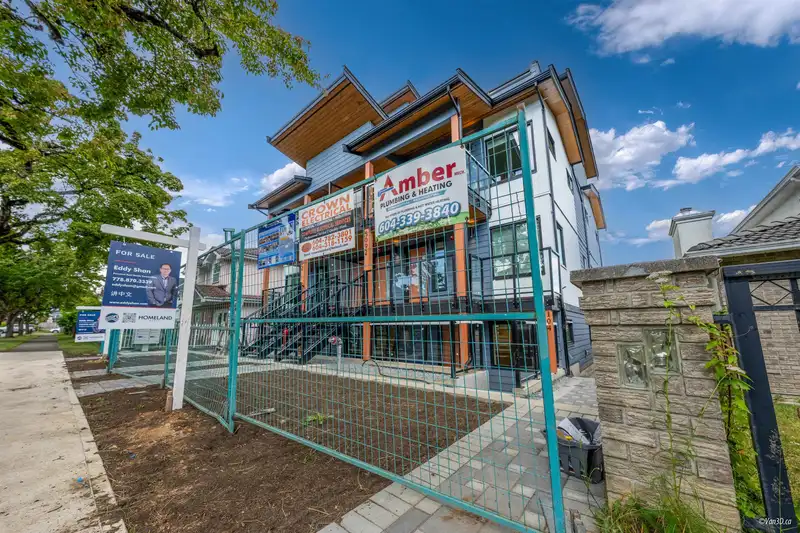 204 5092 SLOCAN STREET - photo 2 of 19