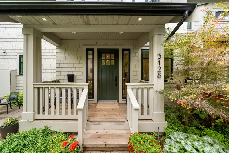 3128 INVERNESS STREET - photo 2 of 39