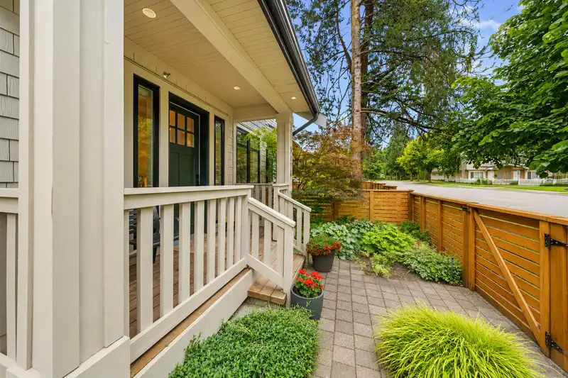 3128 INVERNESS STREET - photo 3 of 39