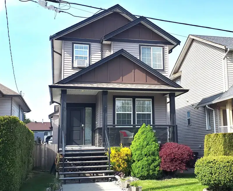 34757 1ST AVENUE - photo 1 of 39