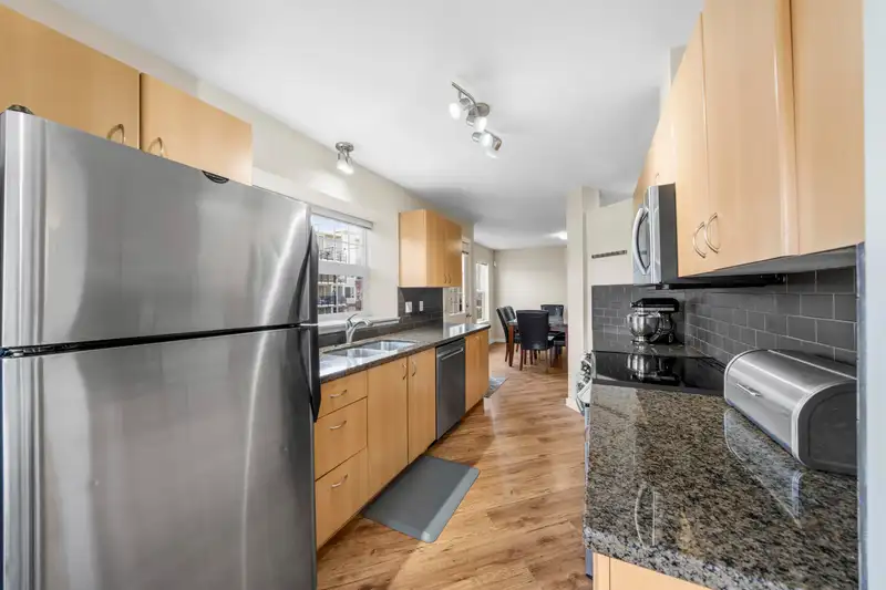 21 8638 159 STREET - photo 3 of 40