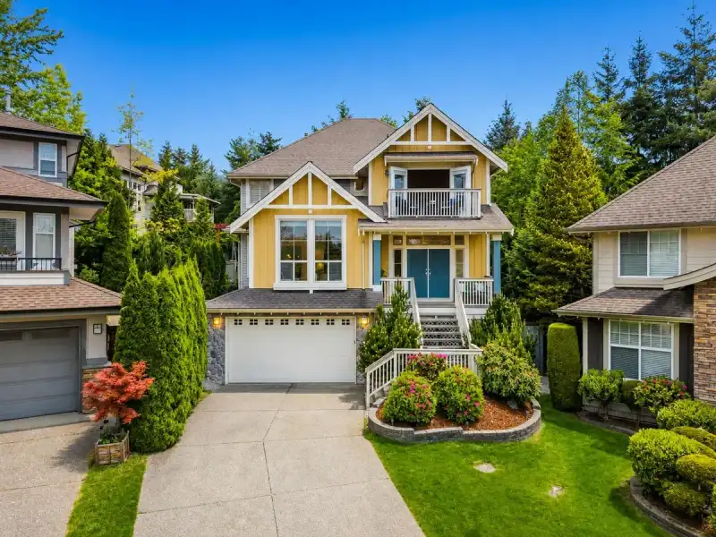 36 MAPLE COURT - photo 1 of 40