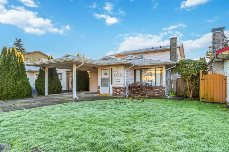 8680 CITADEL CRESCENT - photo 1 of 21